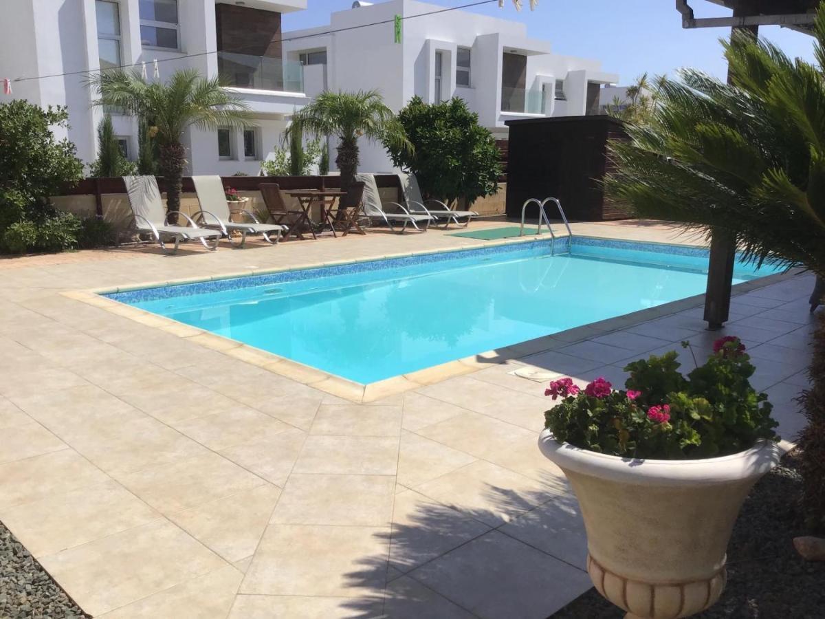 Carolyn Villa Is A Luxury 4-Bedroom Villa With Private Pool In Ayia Napa Exteriör bild